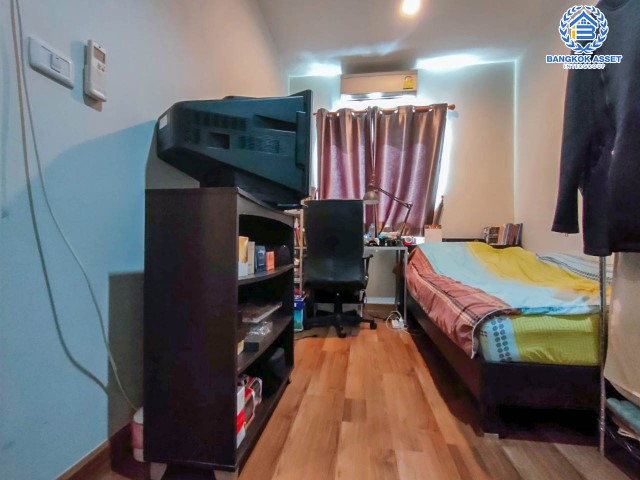 *****ทาวน์เฮ้าส์มือสองย่านนนทบุรี ม.วิลเลตไลท์ ราชพฤกษ์-ปิ่นเกล้า บนเนื้อที่ 20.5 ตร.ว. ฟังก์ชัน 3 ห้องนอน 2 ห้องน้ำ 2 ที่จอดรถ บ้านสวย พร้อมอยู่ ของแถมเพียบ! เดินทางสะดวก ใกล้จุดขึ้นทางด่วน "ศรีรัช" และรถไฟฟ้าสายสีแดงอ่อน "สถานีตลิ่งชัน"